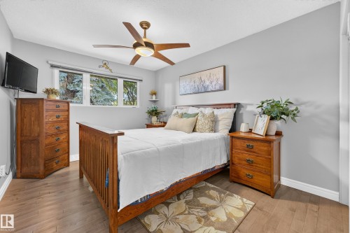 6716 101A Avenue Nw, Edmonton, AB - Indoor Photo Showing Bedroom