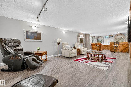 6716 101A Avenue Nw, Edmonton, AB - Indoor Photo Showing Living Room