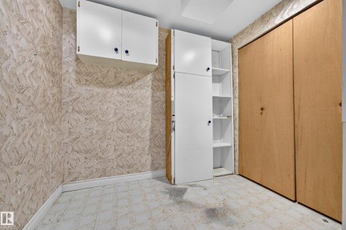6716 101A Avenue Nw, Edmonton, AB - Indoor Photo Showing Other Room