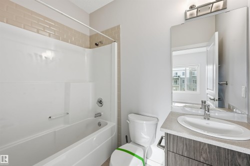 #16 804 Welsh Dr Sw, Edmonton, AB - Indoor Photo Showing Bathroom
