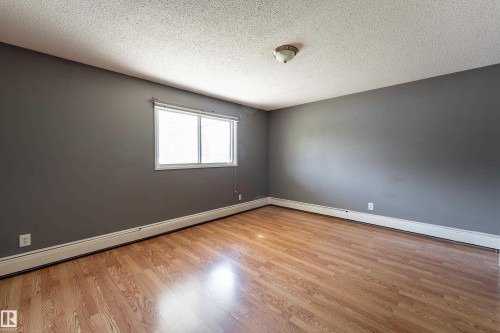 #2 10737 116 St Nw, Edmonton, AB - Indoor Photo Showing Other Room