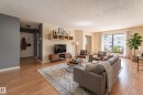 #2 10737 116 St Nw, Edmonton, AB  - Indoor Photo Showing Living Room 