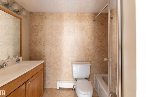 #2 10737 116 St Nw, Edmonton, AB - Indoor Photo Showing Bathroom