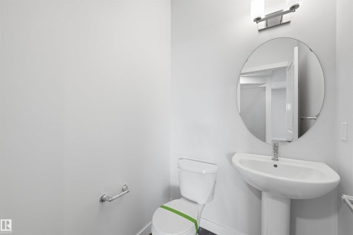 #54 804 Welsh Dr Sw, Edmonton, AB - Indoor Photo Showing Bathroom
