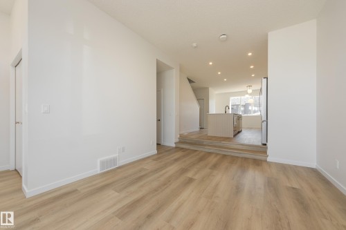 21007 25 Avenue Nw, Edmonton, AB - Indoor Photo Showing Other Room