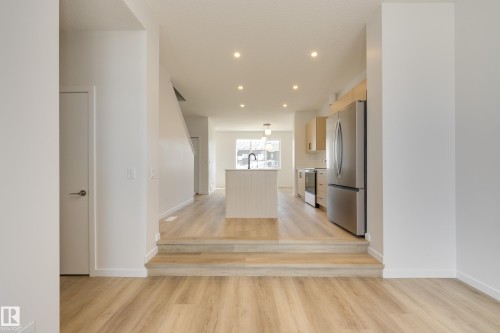 21007 25 Avenue Nw, Edmonton, AB - Indoor Photo Showing Other Room