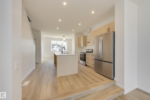 21007 25 Avenue Nw, Edmonton, AB - Indoor Photo Showing Kitchen