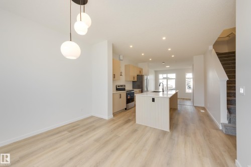 21007 25 Avenue Nw, Edmonton, AB - Indoor