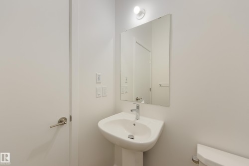 21007 25 Avenue Nw, Edmonton, AB - Indoor Photo Showing Bathroom