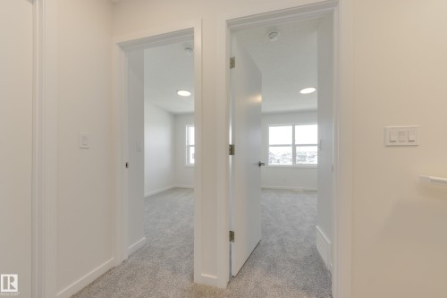 21007 25 Avenue Nw, Edmonton, AB - Indoor Photo Showing Other Room
