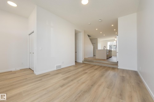 21007 25 Avenue Nw, Edmonton, AB - Indoor Photo Showing Other Room