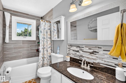 13815 62 Street Nw, Edmonton, AB - Indoor Photo Showing Bathroom