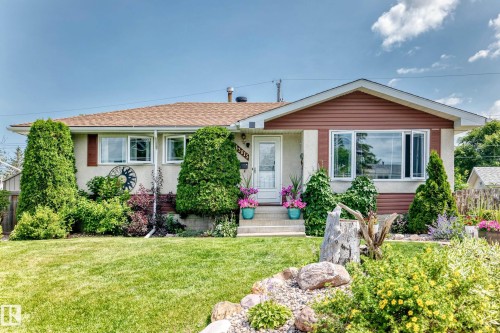 13815 62 Street Nw, Edmonton, AB - Outdoor With Facade