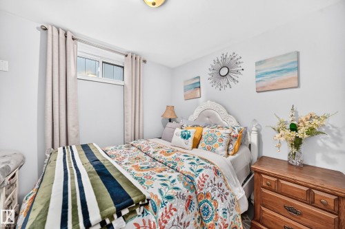 13815 62 Street Nw, Edmonton, AB - Indoor Photo Showing Bedroom