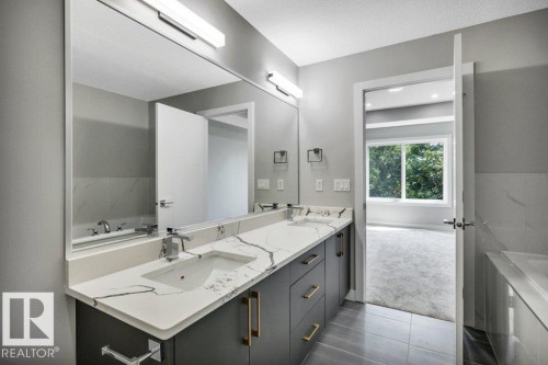 3813 104 Street Nw, Edmonton, AB - Indoor Photo Showing Bathroom