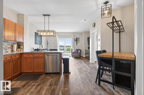 #313 226 Macewan Rd Sw, Edmonton, AB - Indoor Photo Showing Kitchen