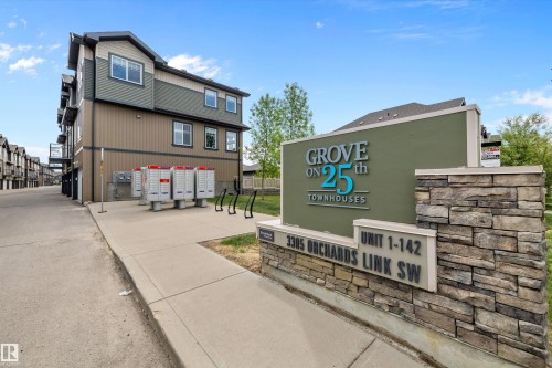 128 3305 Orchards Link, Edmonton, AB - Outdoor