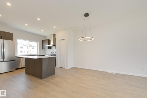 21011 25 Avenue Nw, Edmonton, AB - Indoor Photo Showing Kitchen