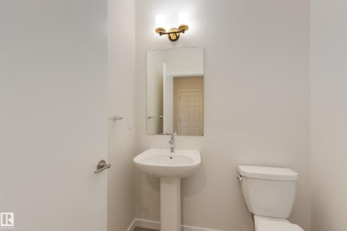 21011 25 Avenue Nw, Edmonton, AB - Indoor Photo Showing Bathroom