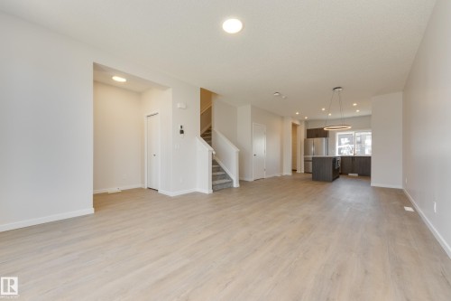 21011 25 Avenue Nw, Edmonton, AB - Indoor