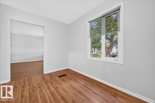 Empty room - 12134 42 Street Nw, Edmonton, AB - Indoor Photo Showing Other Room