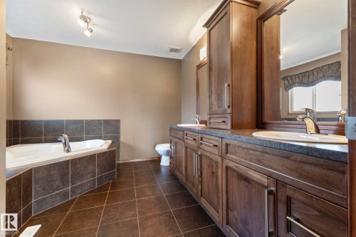 25 Hilltop Ridge, Fort Saskatchewan, AB - Indoor Photo Showing Bathroom