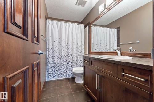 Upper level 4 piece bathroom - 25 Hilltop Ridge, Fort Saskatchewan, AB - Indoor Photo Showing Bathroom