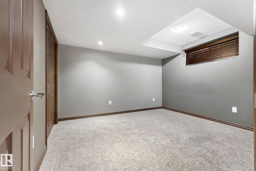 Spacious 4th bedroom in basement - 25 Hilltop Ridge, Fort Saskatchewan, AB - Indoor