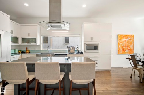 8751 83 Avenue Nw, Edmonton, AB - Indoor