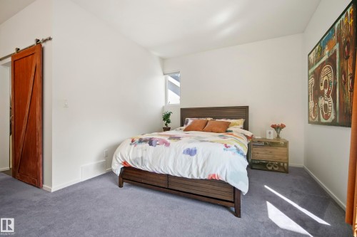 8751 83 Avenue Nw, Edmonton, AB - Indoor Photo Showing Bedroom