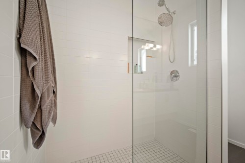 8751 83 Avenue Nw, Edmonton, AB - Indoor Photo Showing Bathroom