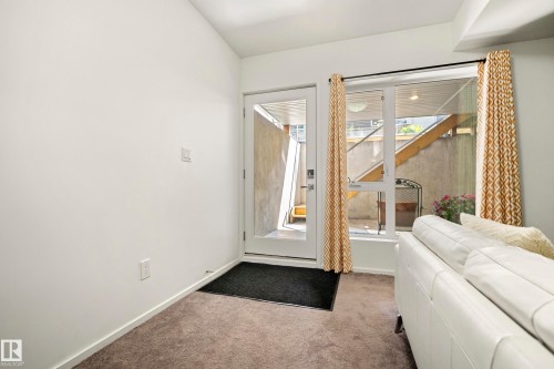 8751 83 Avenue Nw, Edmonton, AB - Indoor Photo Showing Other Room