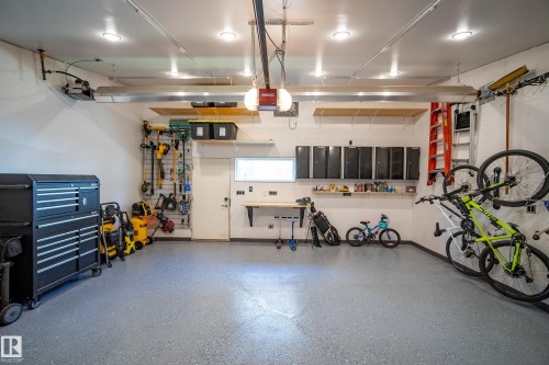 8751 83 Avenue Nw, Edmonton, AB - Indoor Photo Showing Garage