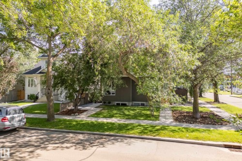 8751 83 Avenue Nw, Edmonton, AB - Outdoor