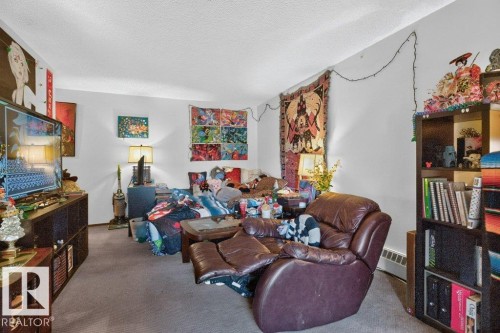 #203 10842 107 St Nw, Edmonton, AB - Indoor