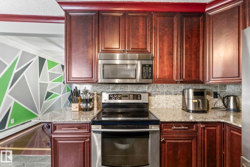 #405 10745 83 Av Nw, Edmonton, AB - Indoor Photo Showing Kitchen