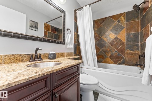 #405 10745 83 Av Nw, Edmonton, AB - Indoor Photo Showing Bathroom