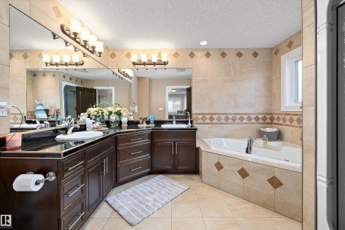 14148 134 Street Nw, Edmonton, AB - Indoor Photo Showing Bathroom