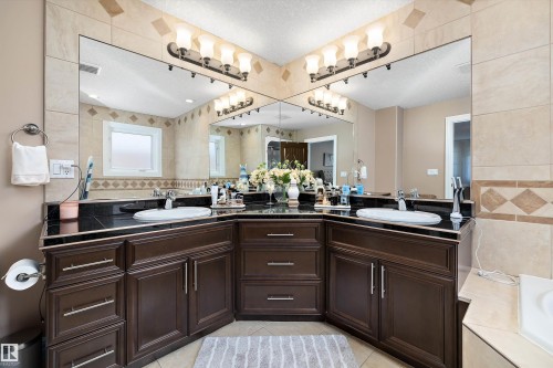 14148 134 Street Nw, Edmonton, AB - Indoor Photo Showing Bathroom