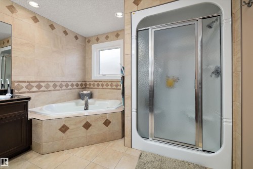 14148 134 Street Nw, Edmonton, AB - Indoor Photo Showing Bathroom