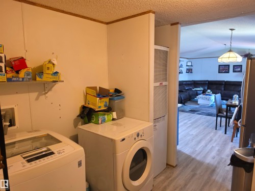 157 Lee Ridge Road Nw, Edmonton, AB - Indoor Photo Showing Laundry Room