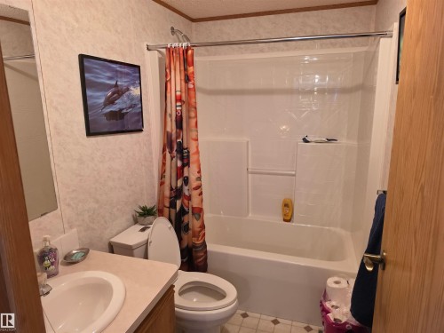 157 Lee Ridge Road Nw, Edmonton, AB - Indoor Photo Showing Bathroom