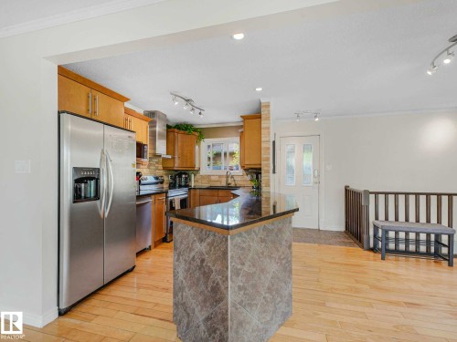 8311 96 Avenue Nw, Edmonton, AB - Indoor Photo Showing Kitchen