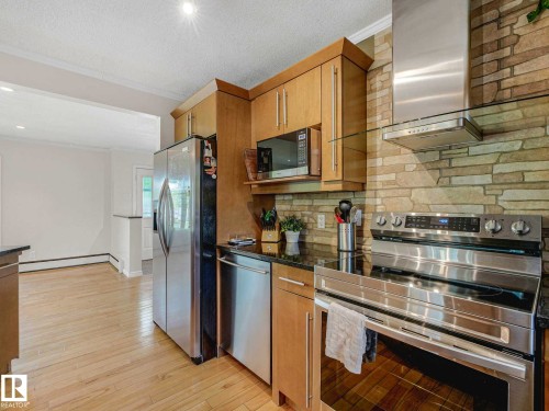 8311 96 Avenue Nw, Edmonton, AB - Indoor Photo Showing Kitchen