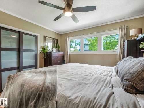 8311 96 Avenue Nw, Edmonton, AB - Indoor Photo Showing Bedroom
