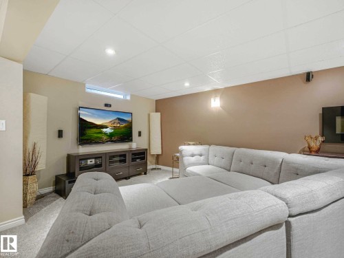 8311 96 Avenue Nw, Edmonton, AB - Indoor