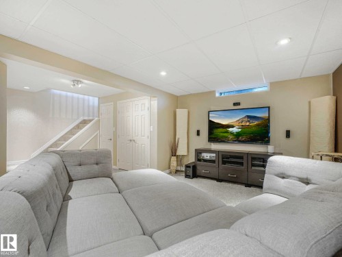 8311 96 Avenue Nw, Edmonton, AB - Indoor