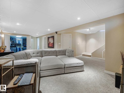 8311 96 Avenue Nw, Edmonton, AB - Indoor