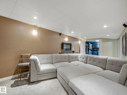 8311 96 Avenue Nw, Edmonton, AB - Indoor