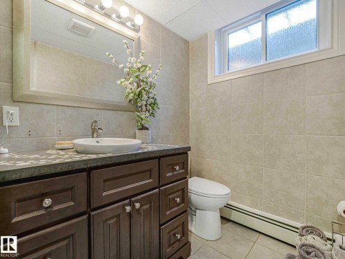8311 96 Avenue Nw, Edmonton, AB - Indoor Photo Showing Bathroom